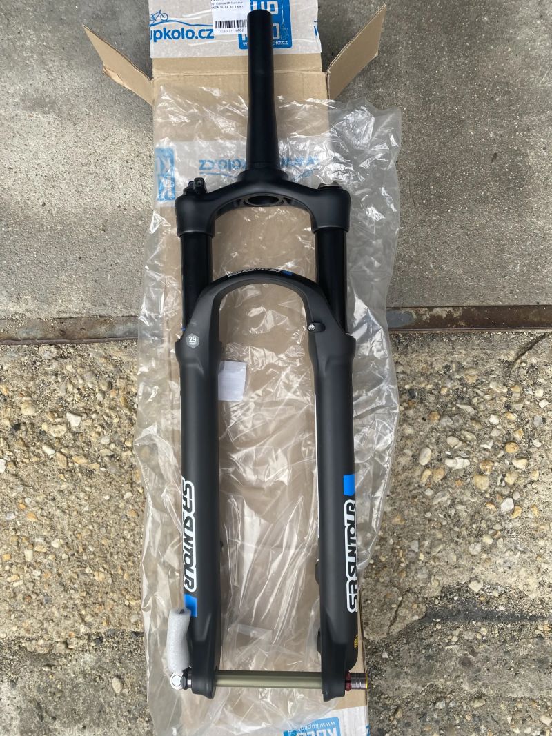 SR Suntour AXON RL-RC Air Taper, Boost, černá, 100mm