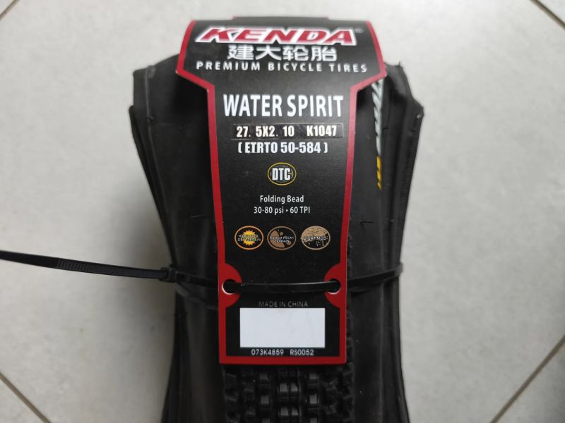 Pláště Kenda Small Block Eight 27.5x2.10 (pár, skládací)