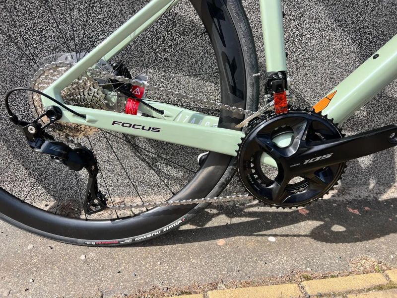 Focus IZALCO MAX 8.8, vel.46 a 59