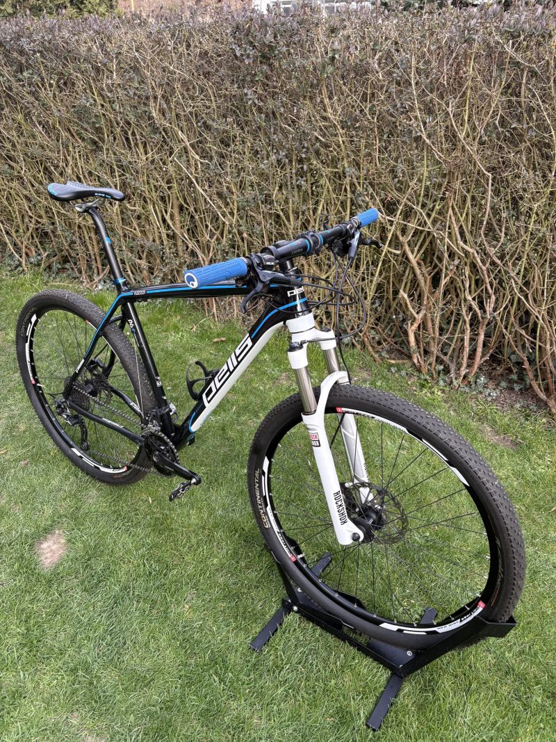 Prodám Pells Razzer 329