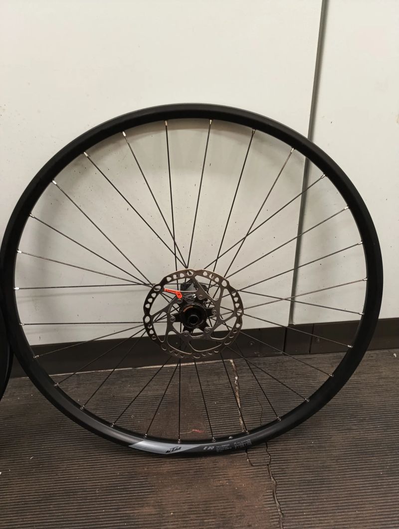 Nová zapletená kola KTM