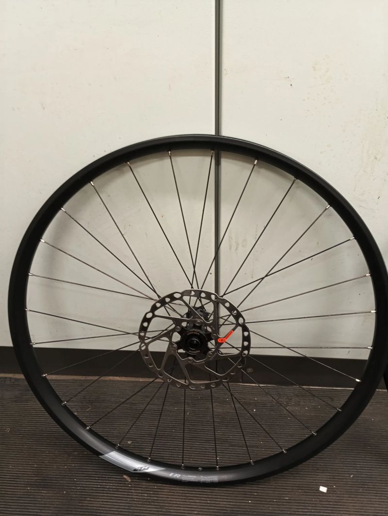 Nová zapletená kola KTM