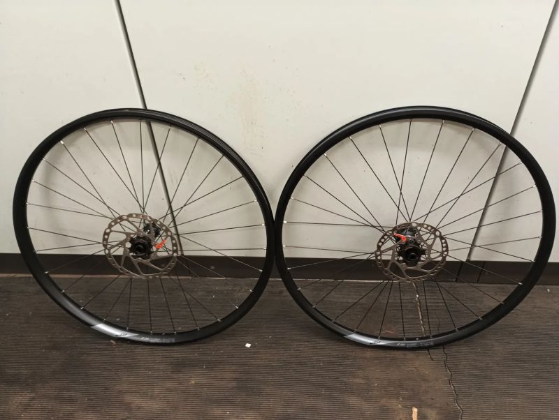 Nová zapletená kola KTM