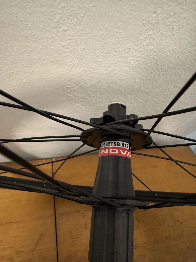 Prodám silniční karbonová kola