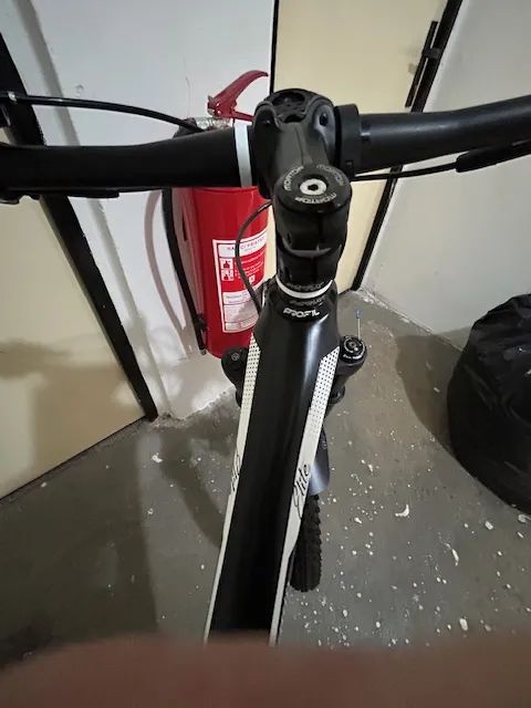 Prodám XC bike postavené na karbonovém rámu MRX 17" Elite s pohonem Sram Eagle GX - AXS 1x12