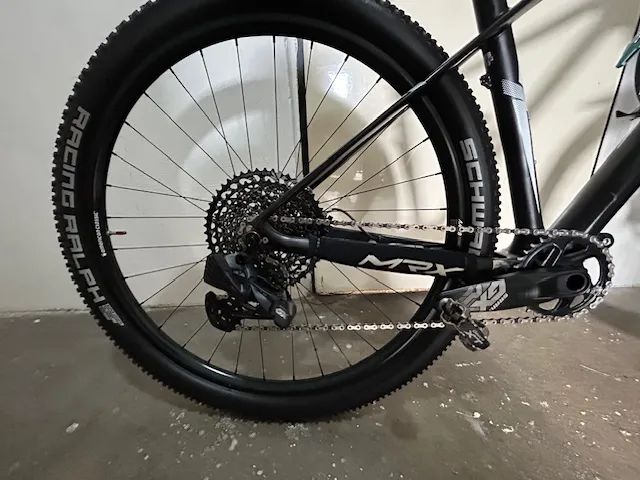 Prodám XC bike postavené na karbonovém rámu MRX 17" Elite s pohonem Sram Eagle GX - AXS 1x12