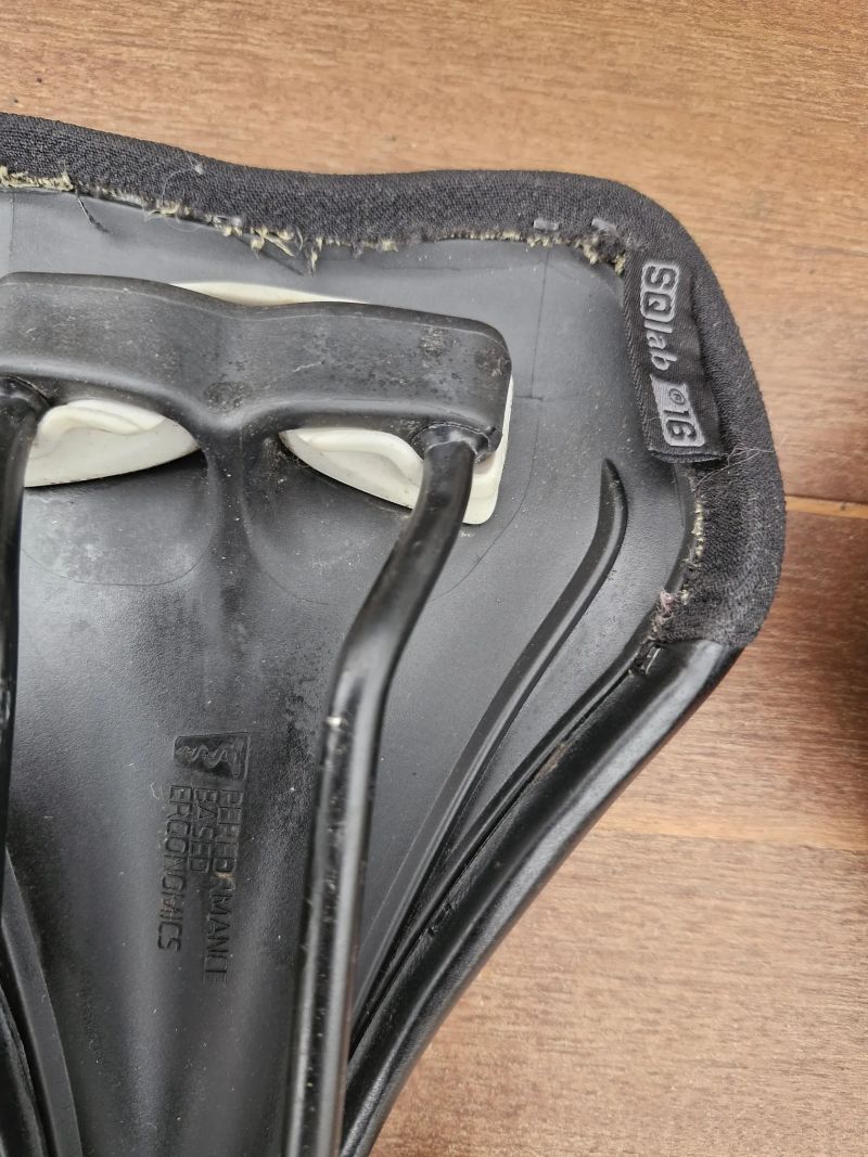 Sedlo SQlab 611 Ergowave Active 160 mm, vč. elastomerů