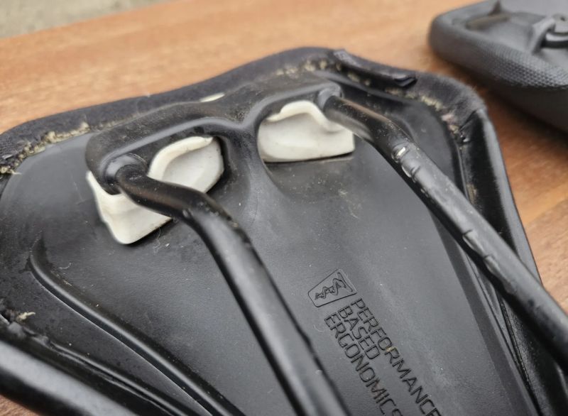 Sedlo SQlab 611 Ergowave Active 160 mm, vč. elastomerů