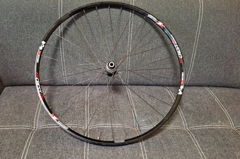 PRODÁM originální přední kolo ZTR CRAEST 29 er v barvách Rocky Mountain