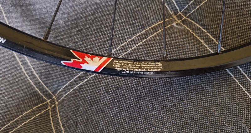 PRODÁM originální přední kolo ZTR CRAEST 29 er v barvách Rocky Mountain