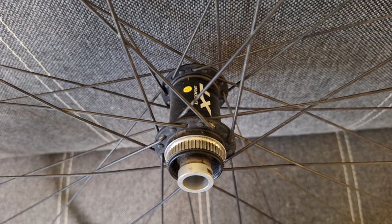 PRODÁM originální přední kolo ZTR CRAEST 29 er v barvách Rocky Mountain