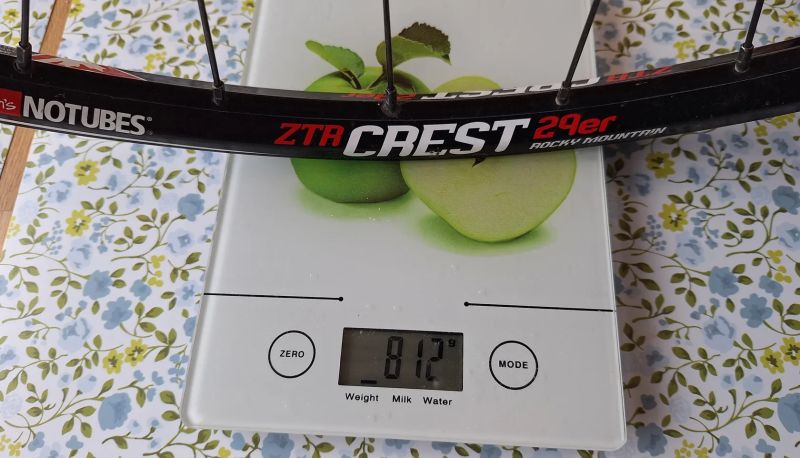 PRODÁM originální přední kolo ZTR CRAEST 29 er v barvách Rocky Mountain