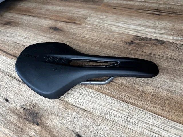 Fizik Antares Vento karbon 140mm