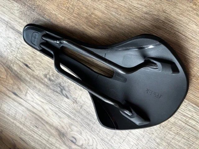 Fizik Antares Vento karbon 140mm