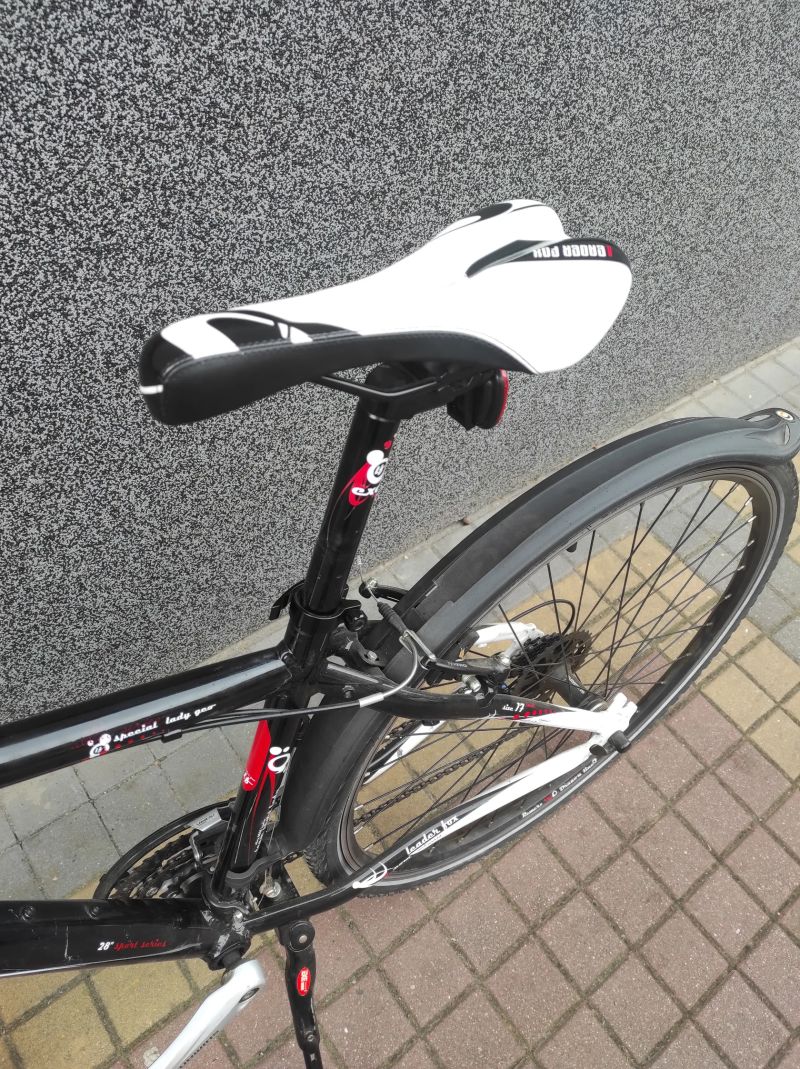 Trekové kolo Leader Fox