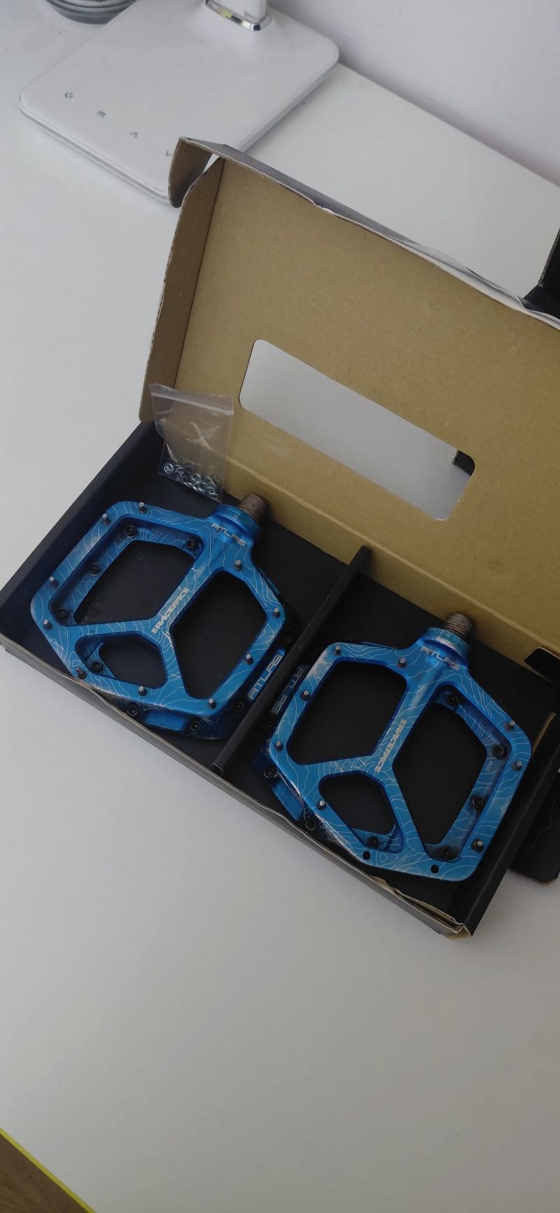 Pedály Race Face atlas blue