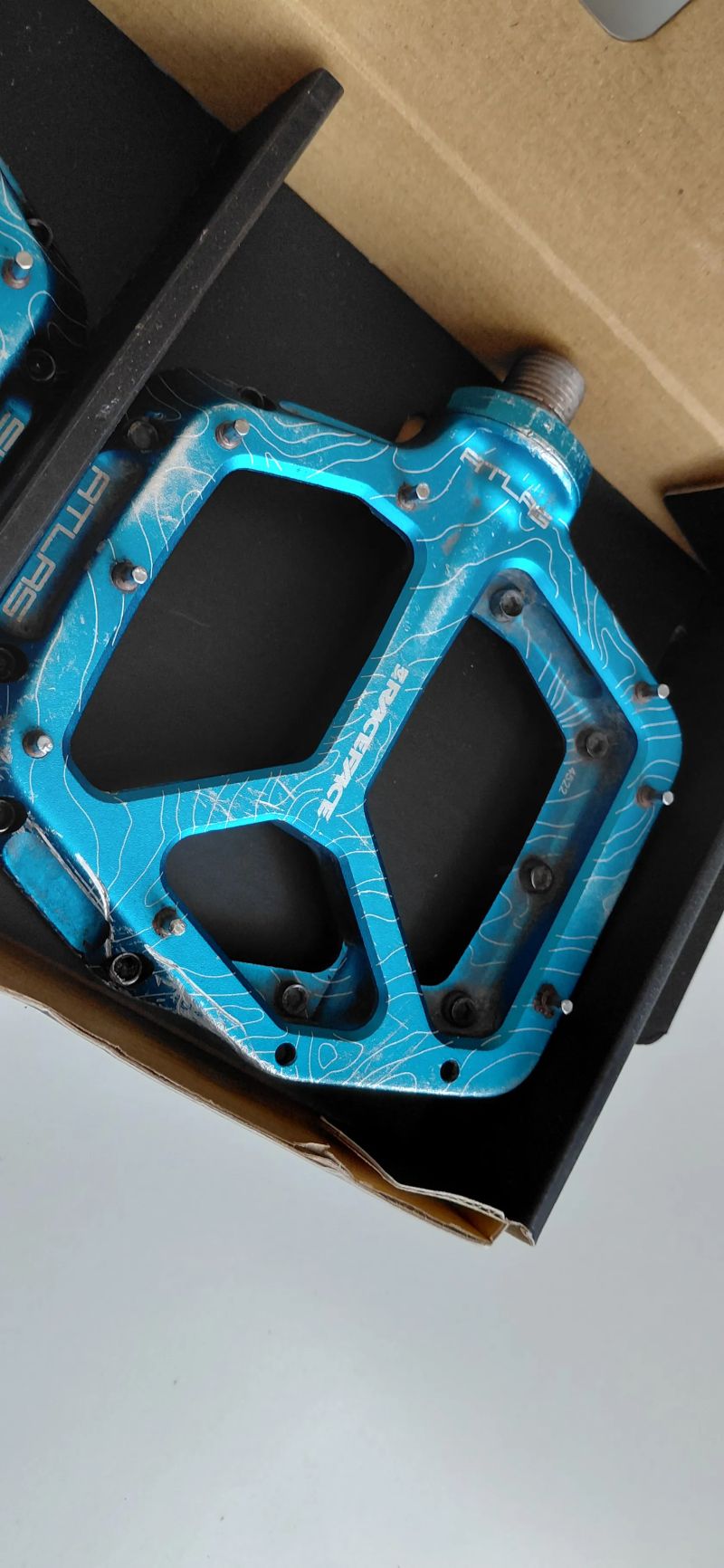 Pedály Race Face Atlas blue