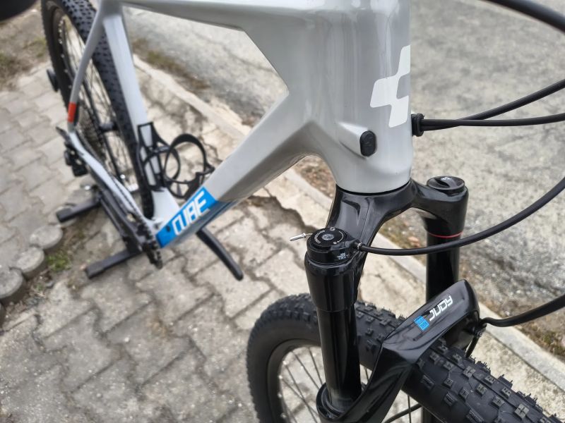 KARBONOVÉ HORSKÉ KOLO CUBE .,SHIMANO XT.,.VEL. XXL