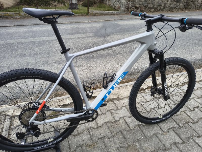 KARBONOVÉ HORSKÉ KOLO CUBE .,SHIMANO XT.,.VEL. XXL