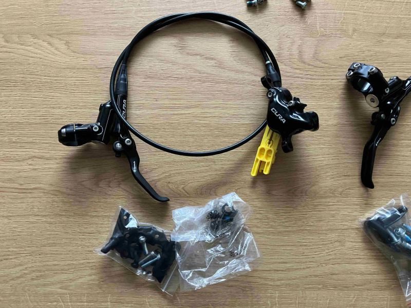 Brzdy Formula Cura 2 vč. kotoučů 180 mm