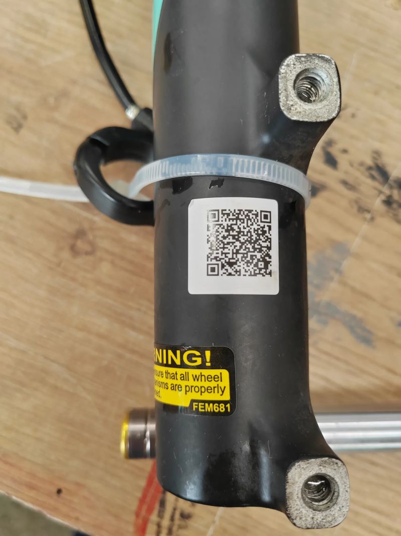 Vzduchova vidlice suntour raidon