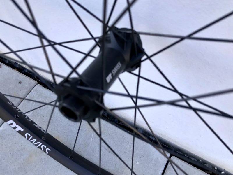 Pár kol 29” DT Swiss M Boost Spline, microspline