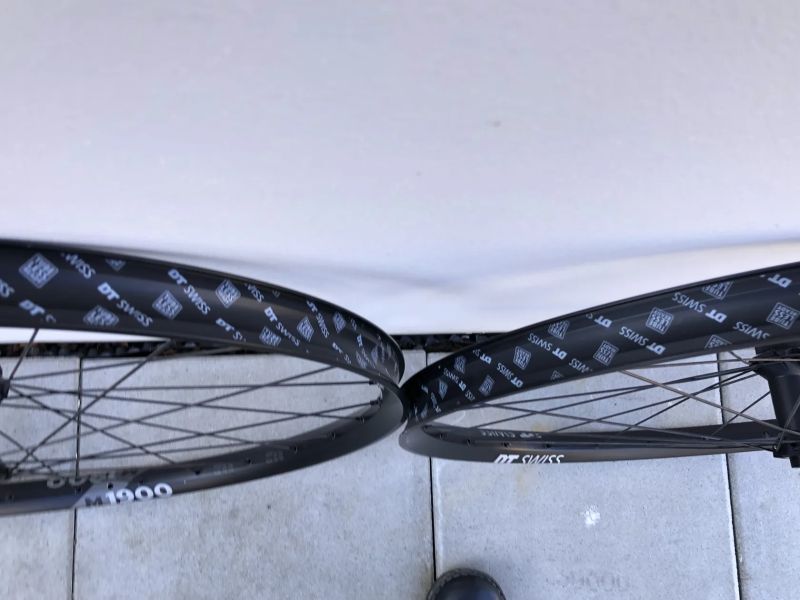 Pár kol 29” DT Swiss M Boost Spline, microspline