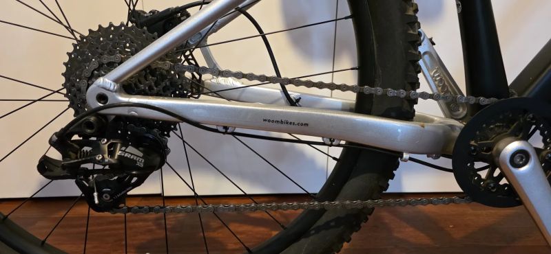 Dětské horské kolo Woom Off Air 6 (26") – vzduchová vidlice, velmi málo jeté