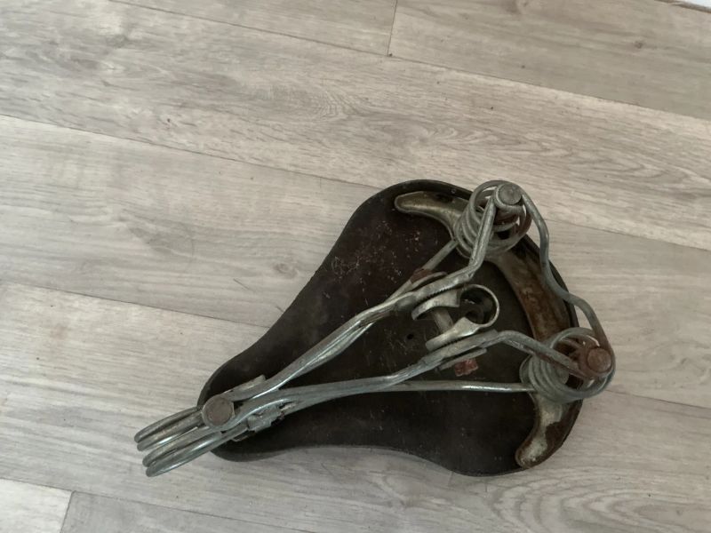 Staré kožené sedlo