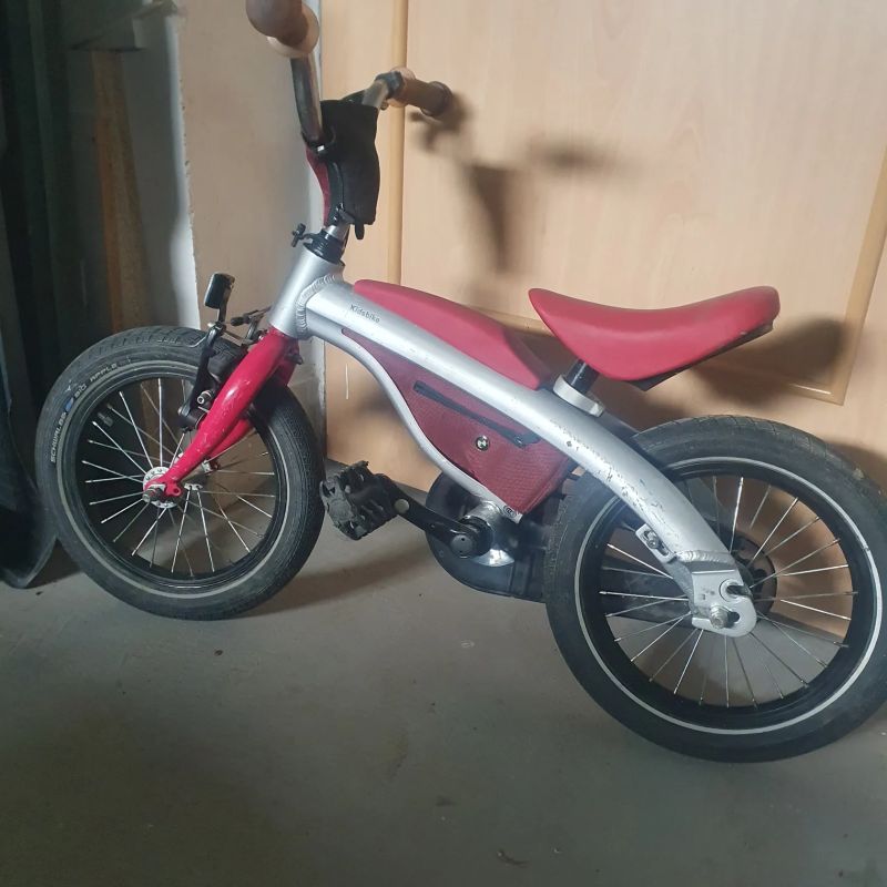 Odrážedlo/kolo BMW