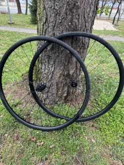 Prodám nová silniční/gravel zapletená kola