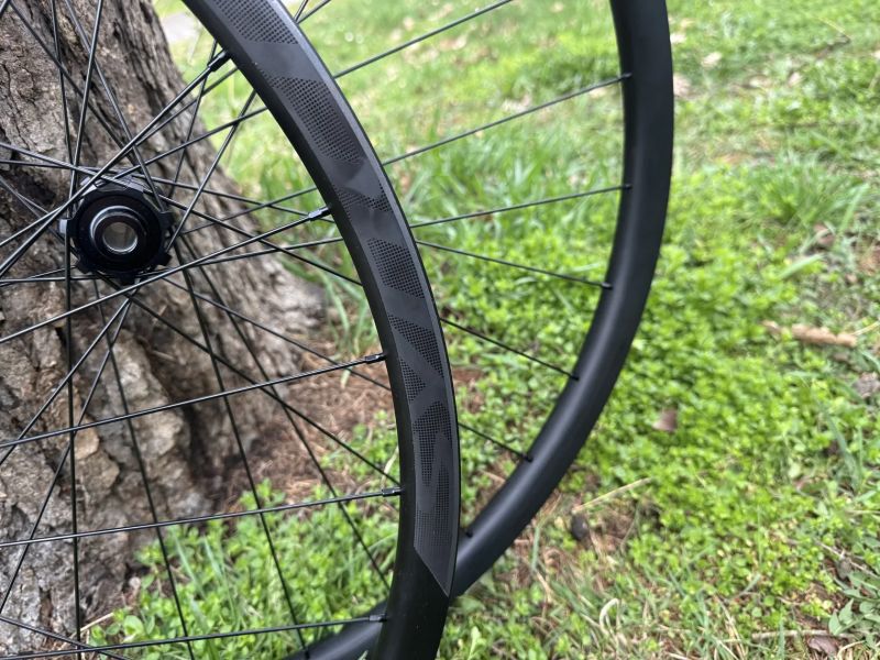 Prodám nová silniční/gravel zapletená kola