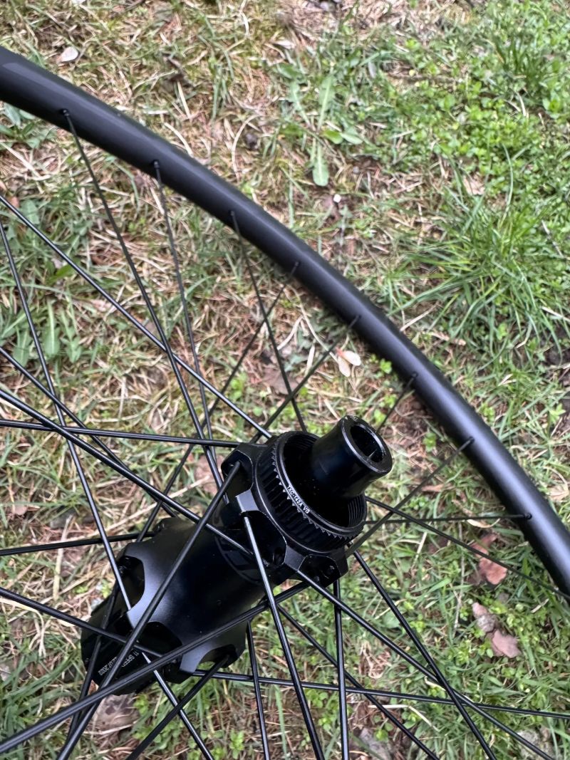 Prodám nová silniční/gravel zapletená kola