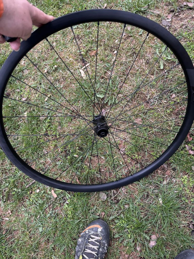 Prodám nová silniční/gravel zapletená kola