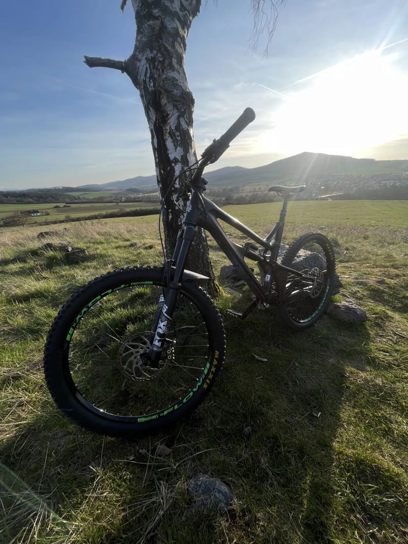 Intense Tracer 275 KARBON