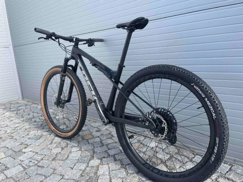 Trek Supercaliber 9.8 GX AXS , vel.M/L , váha 10,7 kg