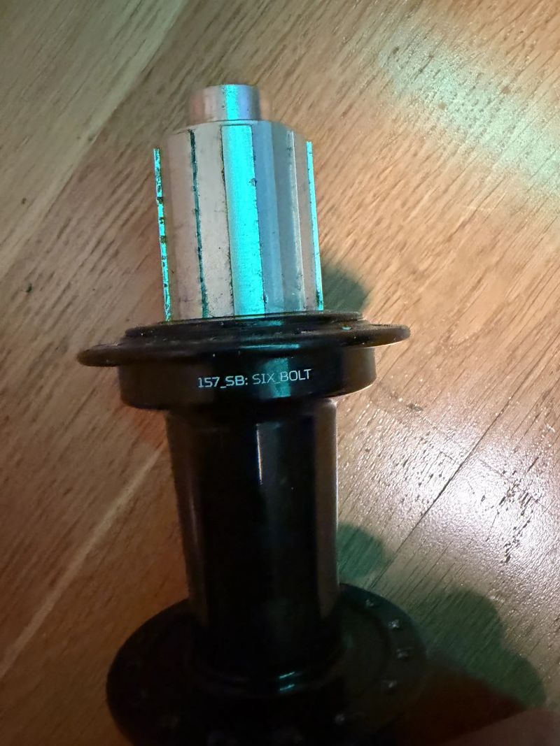 Náboj Hope pro 5 157*12, 32 děr, hg