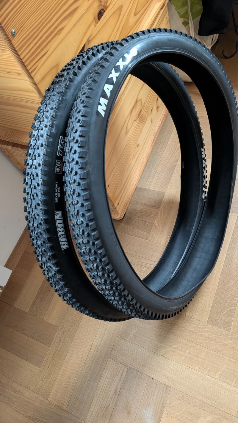  2 x Maxxis Rekon 29x2.40WT EXO TR