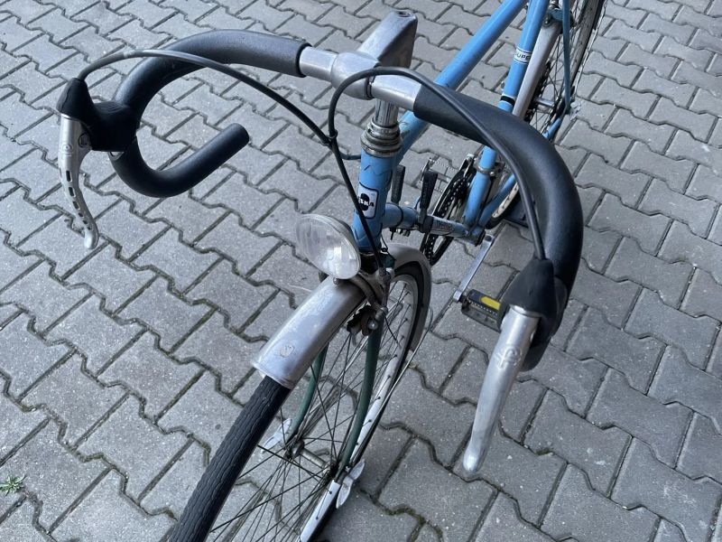 Silnička Eska Premier