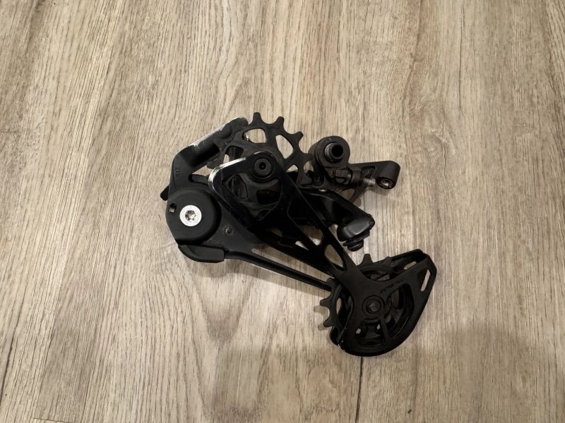 Přehazovačka Shimano XT RD-M8100, 12s, SGS + řazení XT, SL-M8100, I-specEV