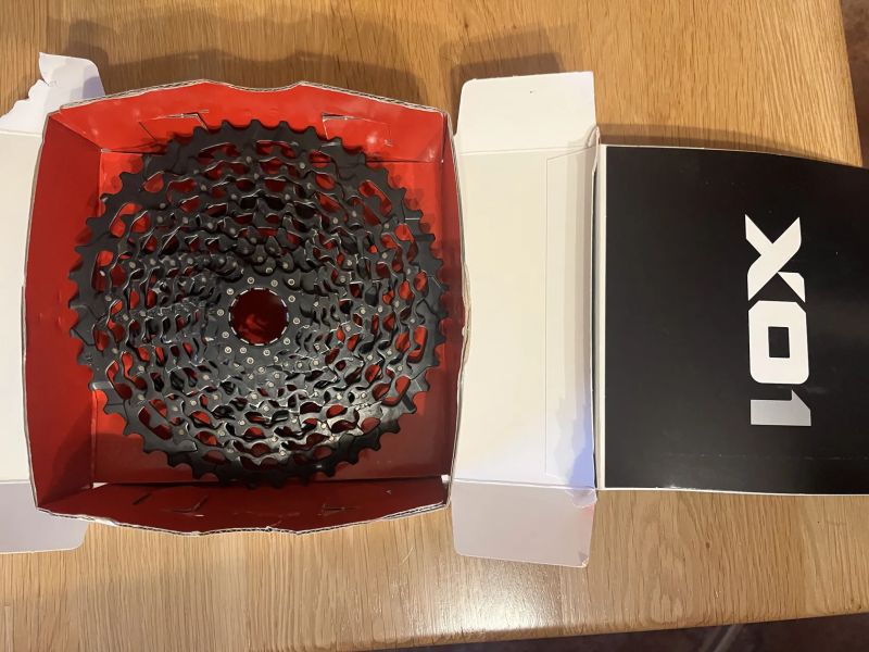 prodám kazetu 11spd. SRAM XG 1195 X01 10-42 NOVÁ !!!!!