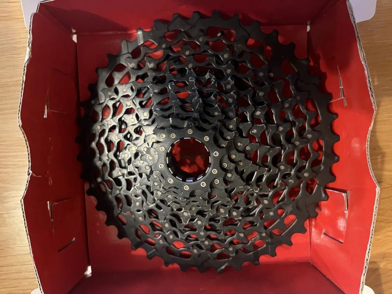 prodám kazetu 11spd. SRAM XG 1195 X01 10-42 NOVÁ !!!!!