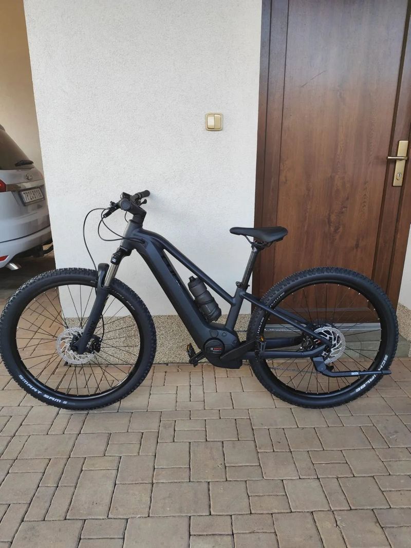 Cube Reaction Hybrid Performance 625 Trapeze night´n´black 2025 XS (nové)