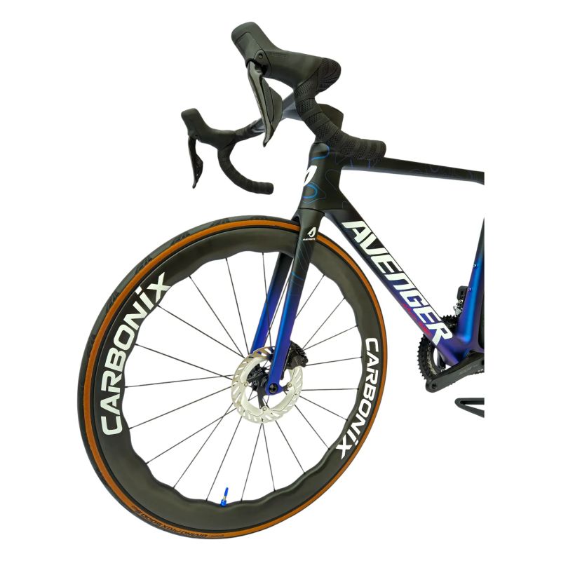 Nové silniční aero kolo Avenger Shuttle | Shimano 105 DI2 | karbonové špice | vel. M | 7,3 kg