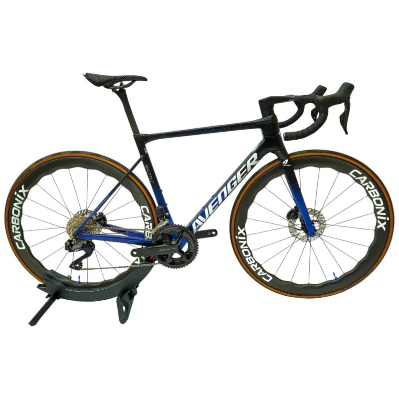 Nové silniční aero kolo Avenger Shuttle | Shimano 105 DI2 | karbonové špice | vel. M | 7,3 kg