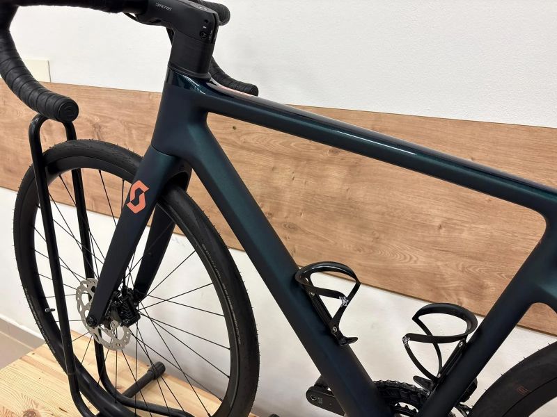 Scott Addict contessa 15 Di2 2x12 < 200 km