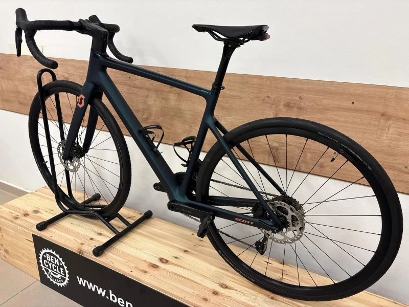 Scott Addict contessa 15 Di2 2x12 < 200 km