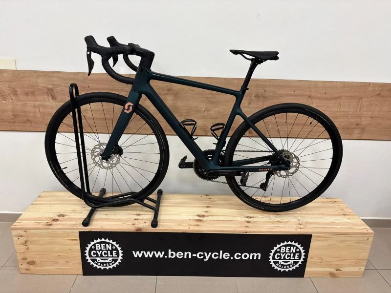 Scott Addict contessa 15 Di2 2x12 < 200 km