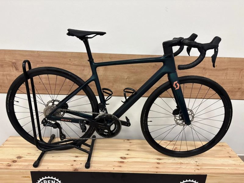 Scott Addict contessa 15 Di2 2x12 < 200 km