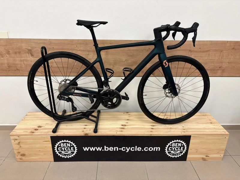 Scott Addict contessa 15 Di2 2x12 < 200 km